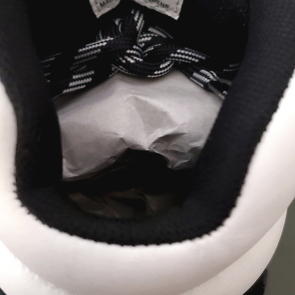 NEW Timberland hiking boots! ๐ - Picture 4 of 10